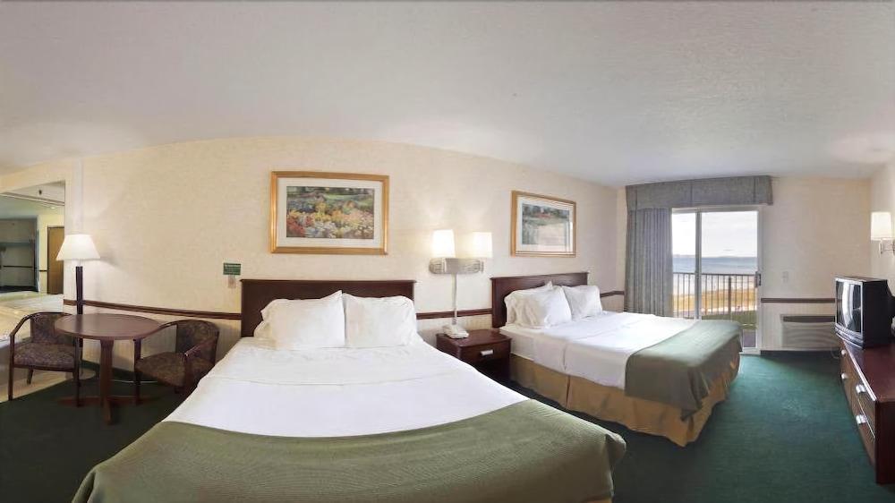 Holiday Inn Express St Ignace-Lake Central By Ihg Saint Ignace Bagian luar foto