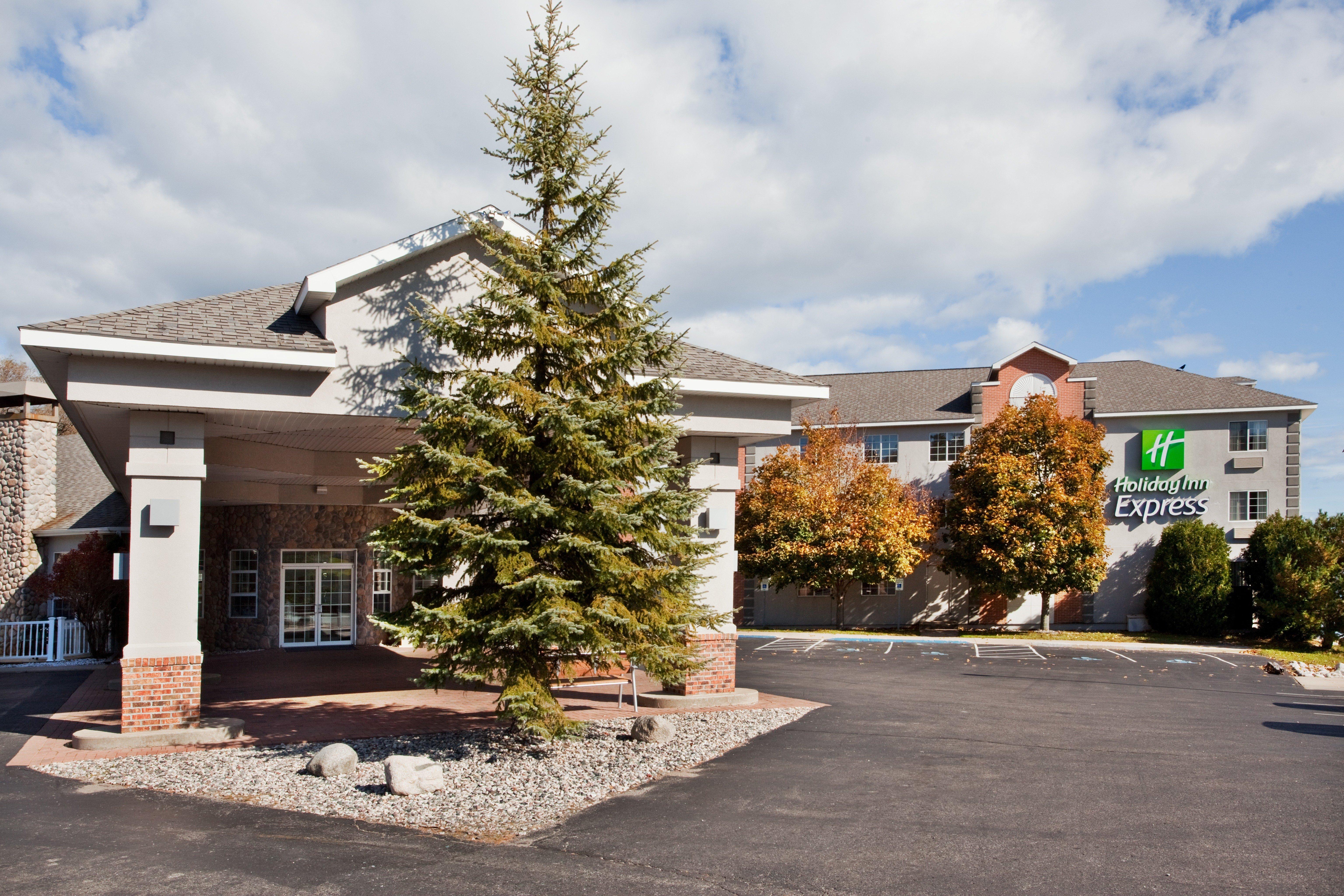 Holiday Inn Express St Ignace-Lake Central By Ihg Saint Ignace Bagian luar foto