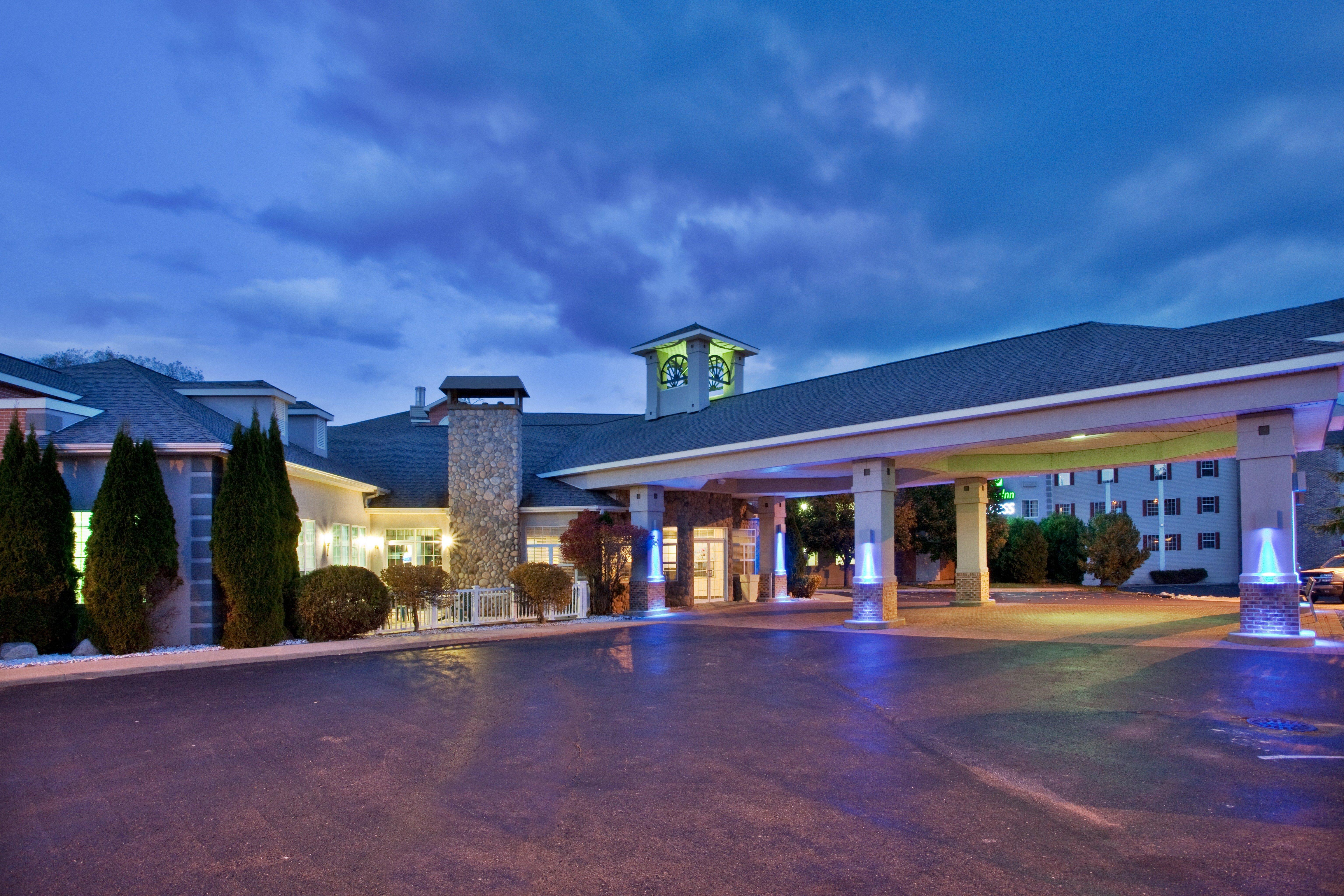 Holiday Inn Express St Ignace-Lake Central By Ihg Saint Ignace Bagian luar foto