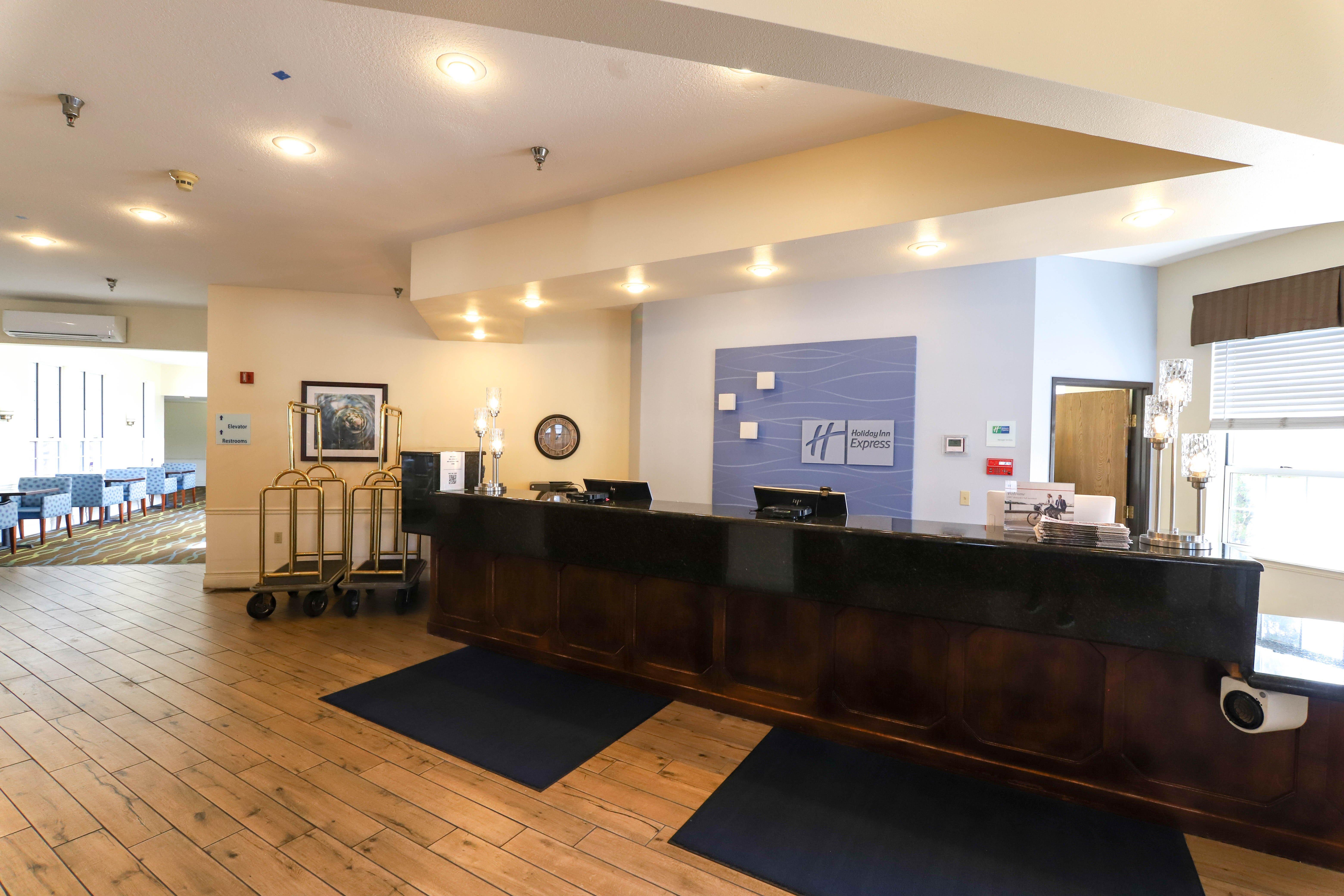 Holiday Inn Express St Ignace-Lake Central By Ihg Saint Ignace Bagian luar foto