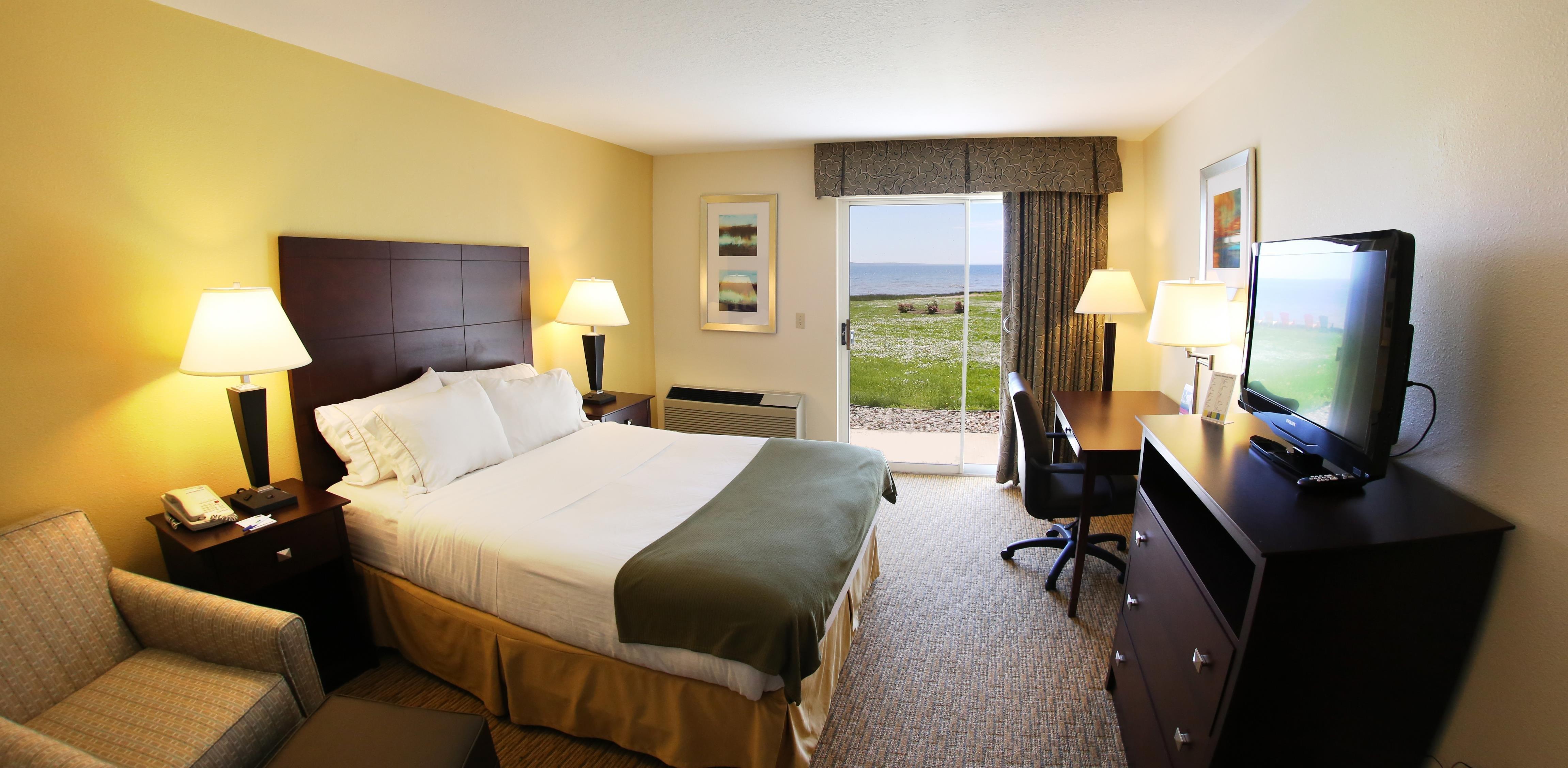 Holiday Inn Express St Ignace-Lake Central By Ihg Saint Ignace Bagian luar foto