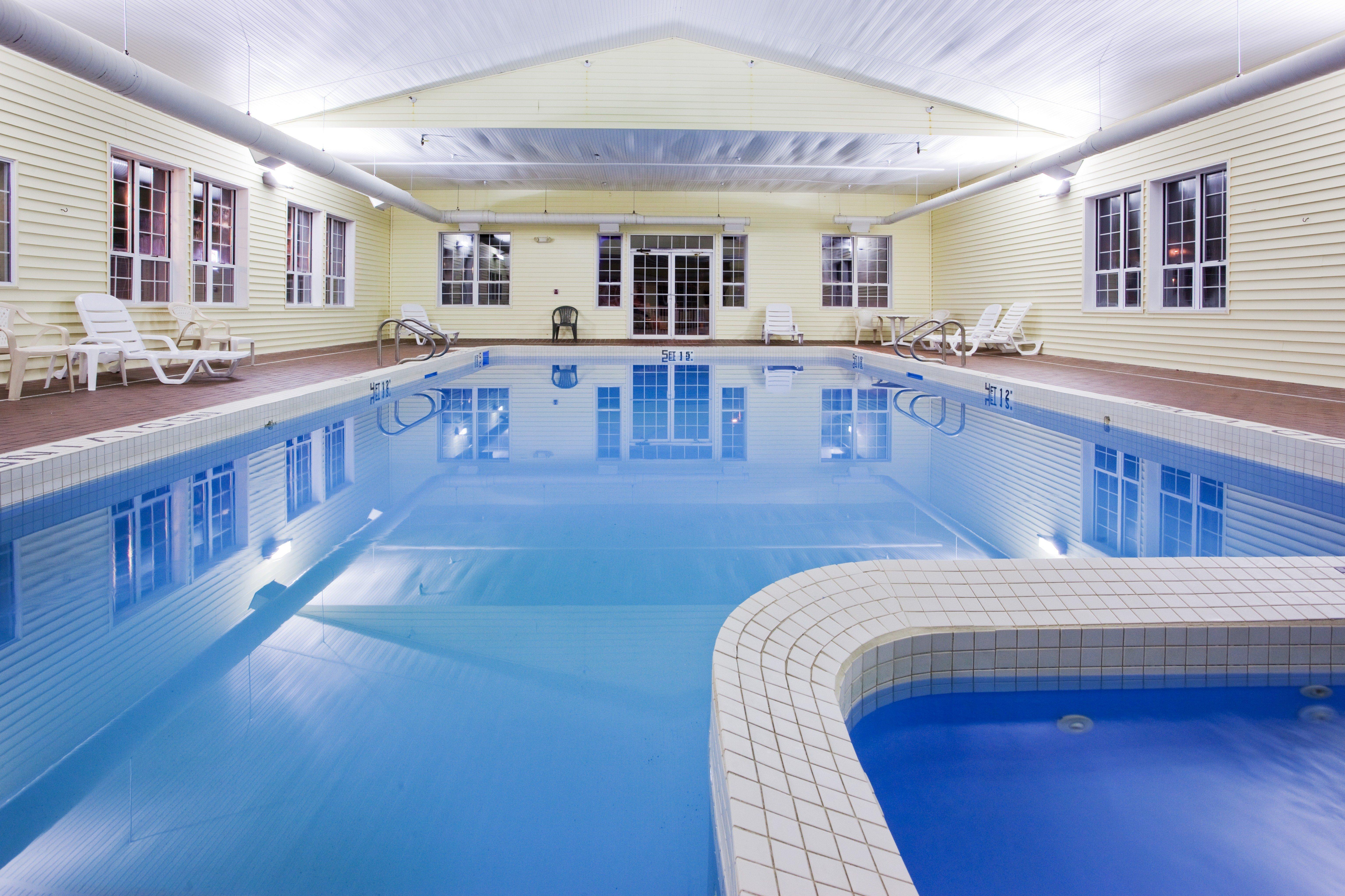 Holiday Inn Express St Ignace-Lake Central By Ihg Saint Ignace Bagian luar foto