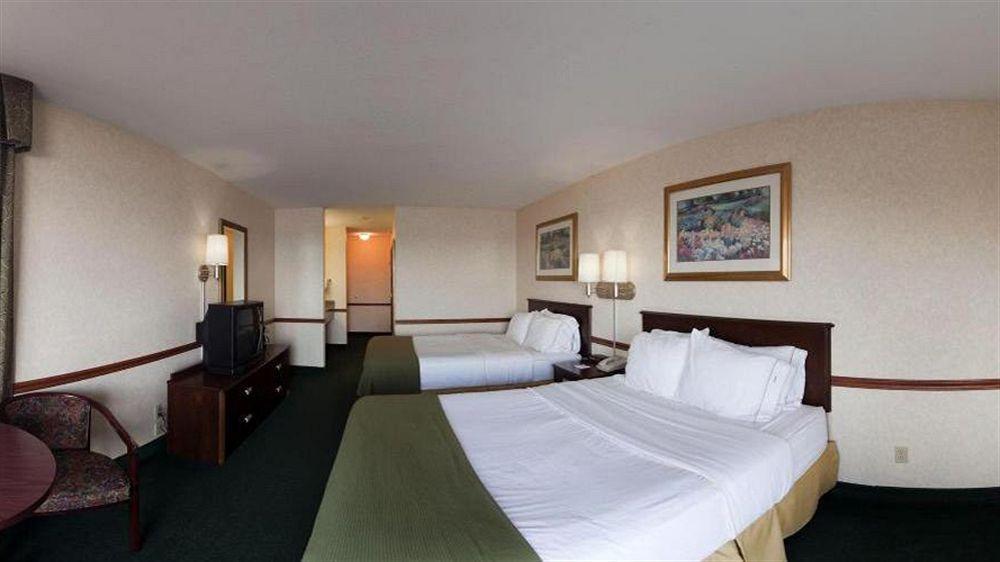 Holiday Inn Express St Ignace-Lake Central By Ihg Saint Ignace Bagian luar foto